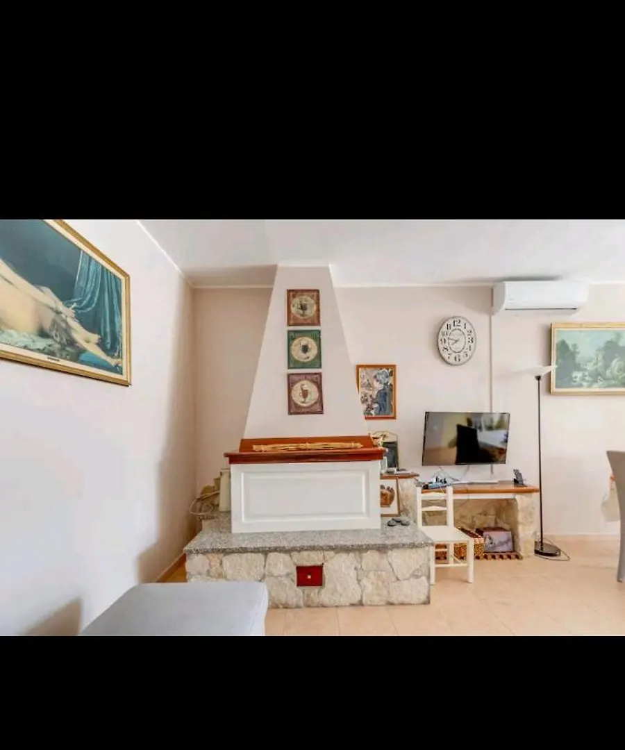 Liebe House Apartment Sestu 0*,